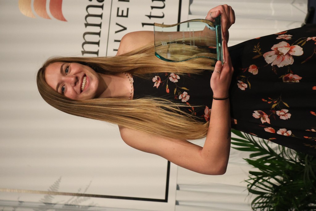 Emily Hanson receives Outstanding Agriculture Student Award.